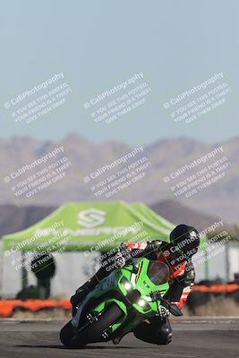 media/Oct-30-2025-Racers Edge (Thu) [[dabbdaf680]]/2-A Group/Session 2 (Turn 16)/